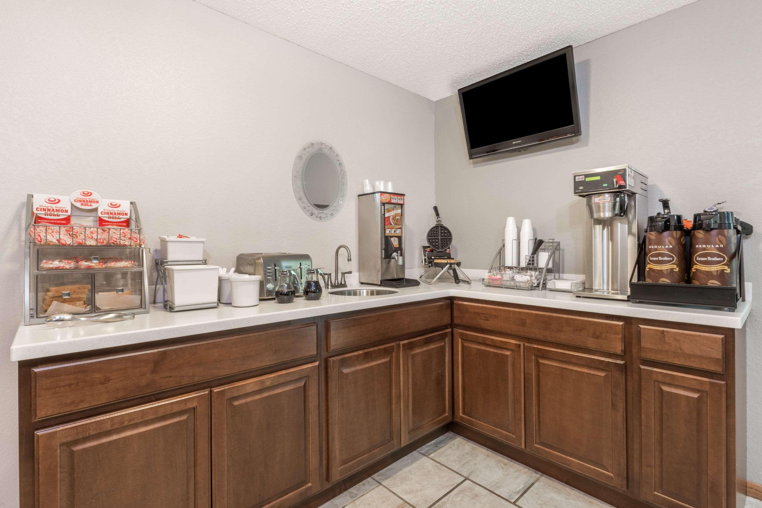 ซูเปอร์ 8 บาย วินด์แฮม สมิทวิลล์ เลก Hotel Smithville ภายนอก รูปภาพ
